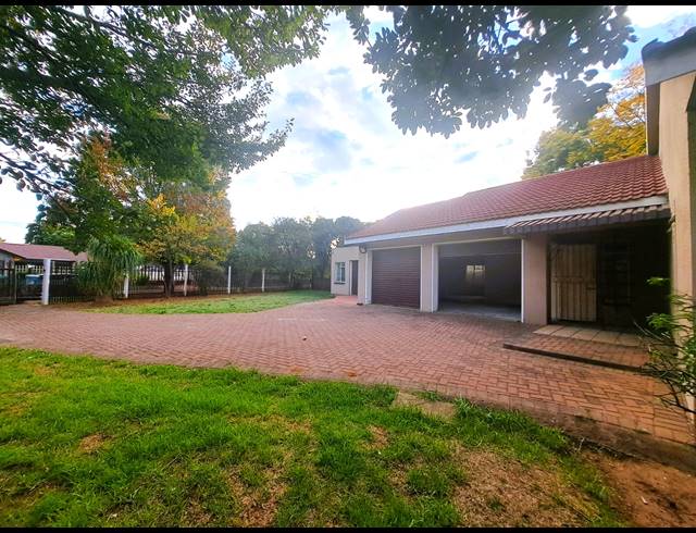 3 BEDROOM HOUSE FOR SALE IN SONLAND PARK